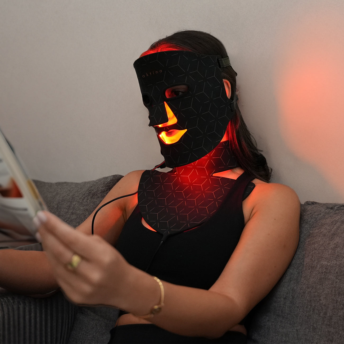 Aktína LED | face, neck & décolletage mask